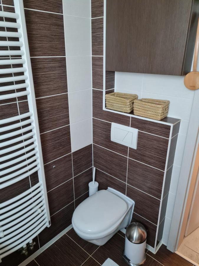 Vila Max - Whirlpool & Bazen & Sauna เวลเก โลซีนี ภายนอก รูปภาพ