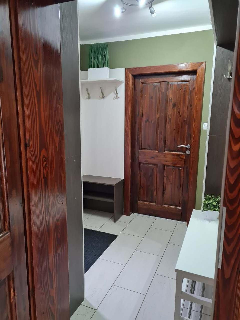 Vila Max - Whirlpool & Bazen & Sauna เวลเก โลซีนี ภายนอก รูปภาพ