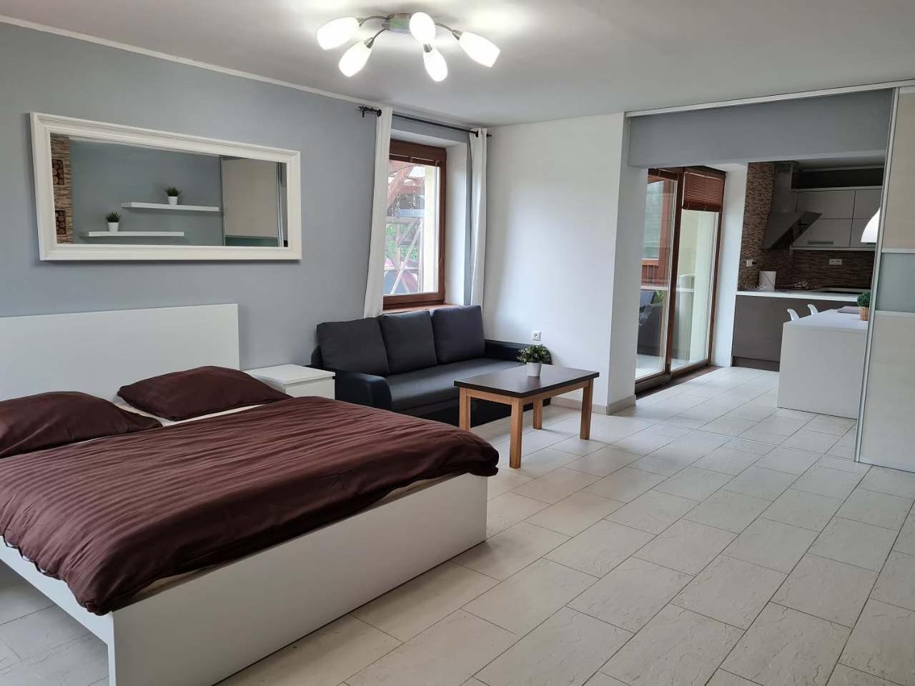 Vila Max - Whirlpool & Bazen & Sauna เวลเก โลซีนี ภายนอก รูปภาพ