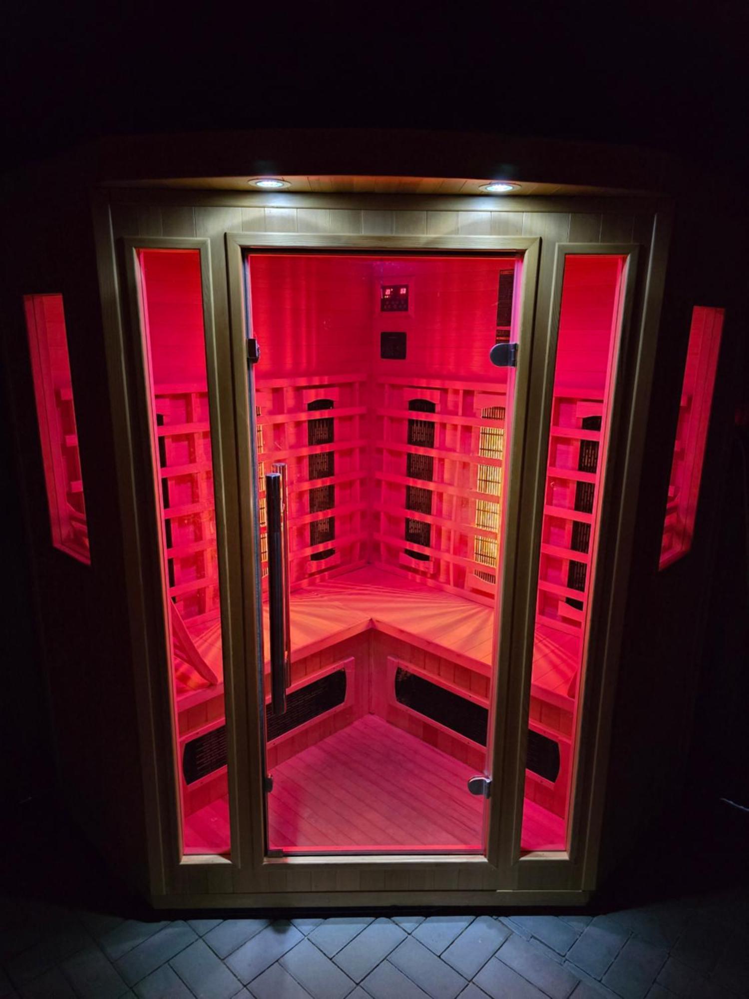 Vila Max - Whirlpool & Bazen & Sauna เวลเก โลซีนี ภายนอก รูปภาพ