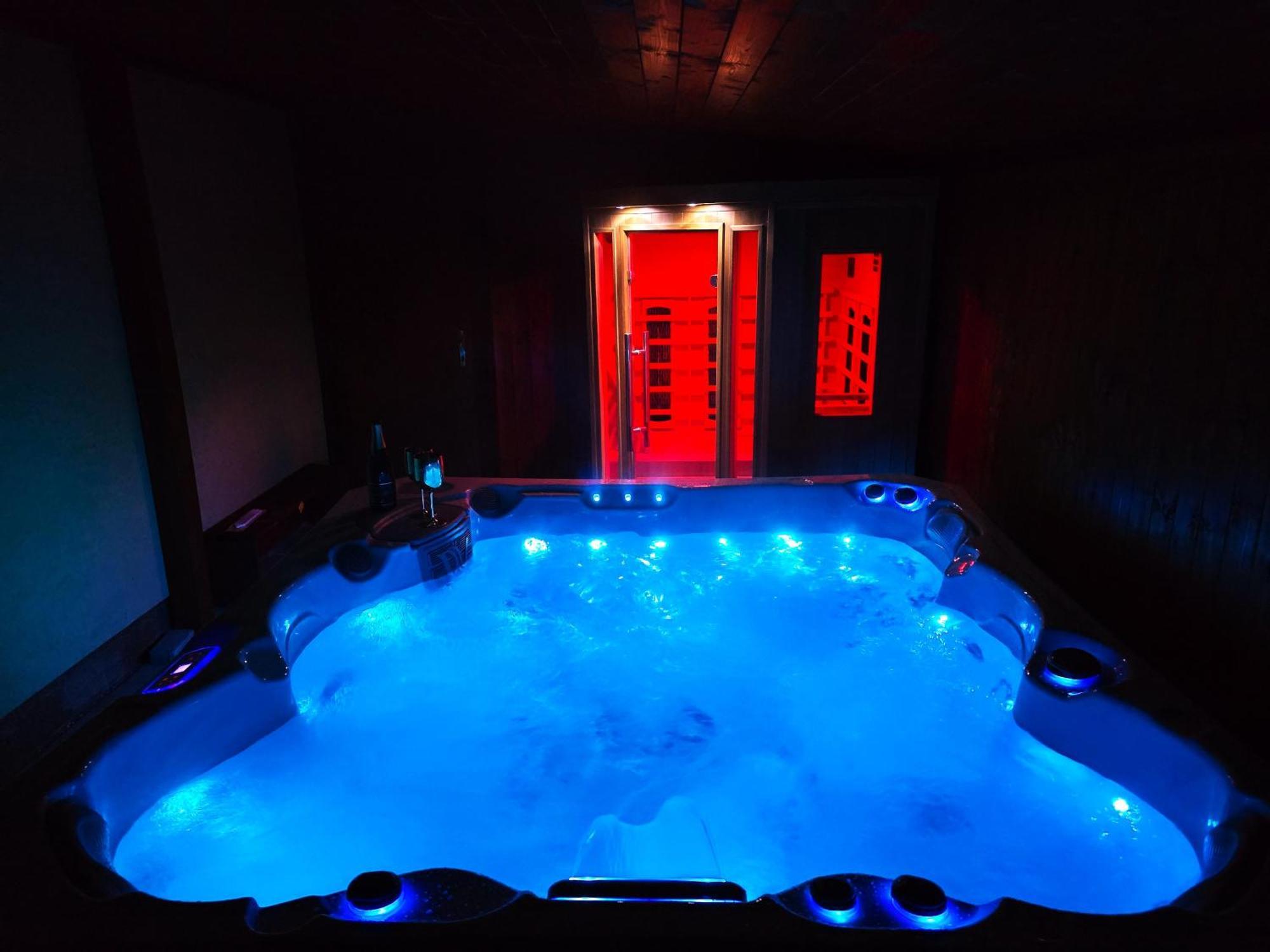 Vila Max - Whirlpool & Bazen & Sauna เวลเก โลซีนี ภายนอก รูปภาพ